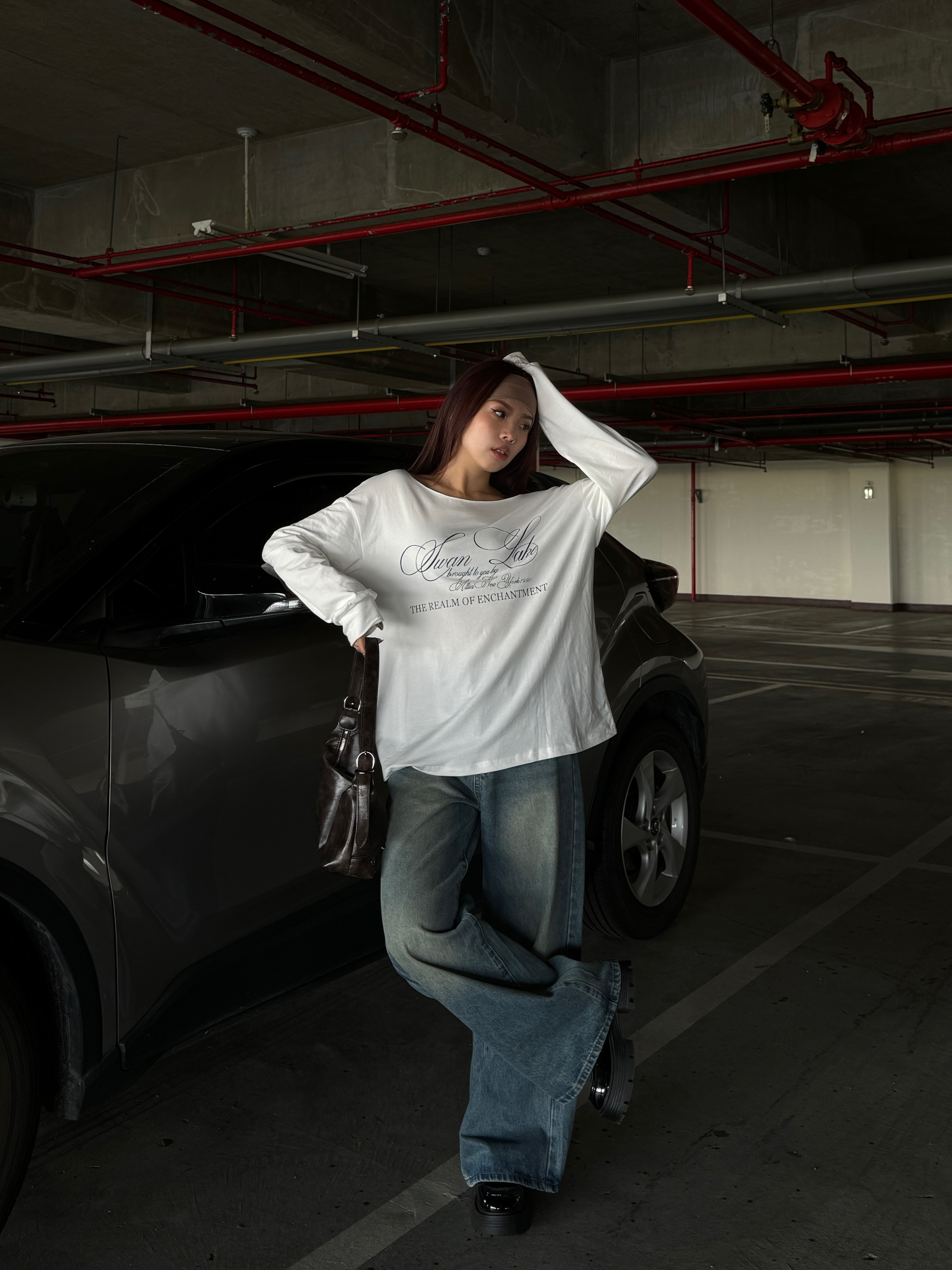 字母斜肩薄長Tee