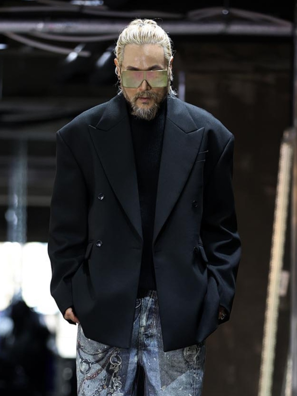 霸氣大劍領西裝外套