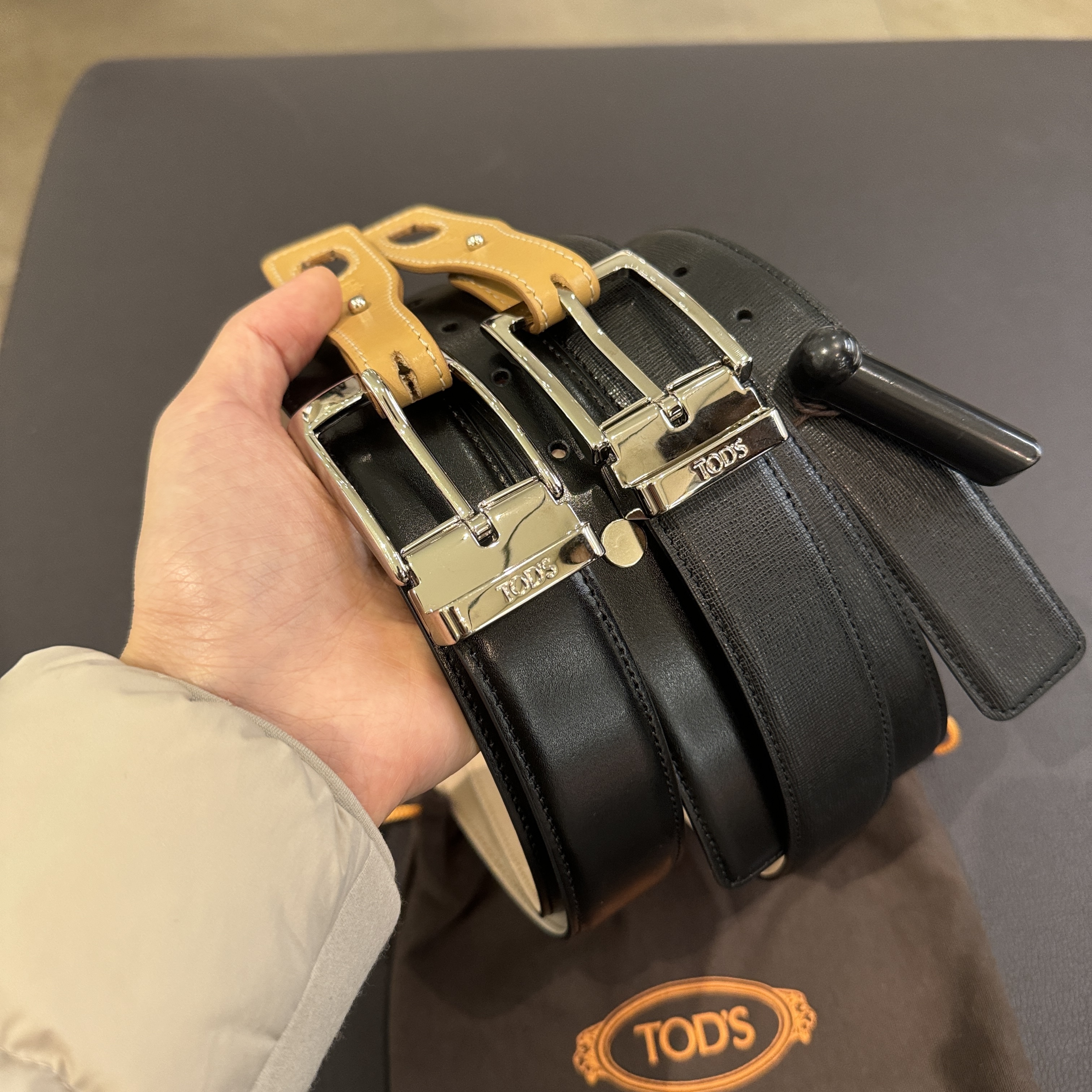 Tods mens leather adjustable length belt W3.5cm  L115cm