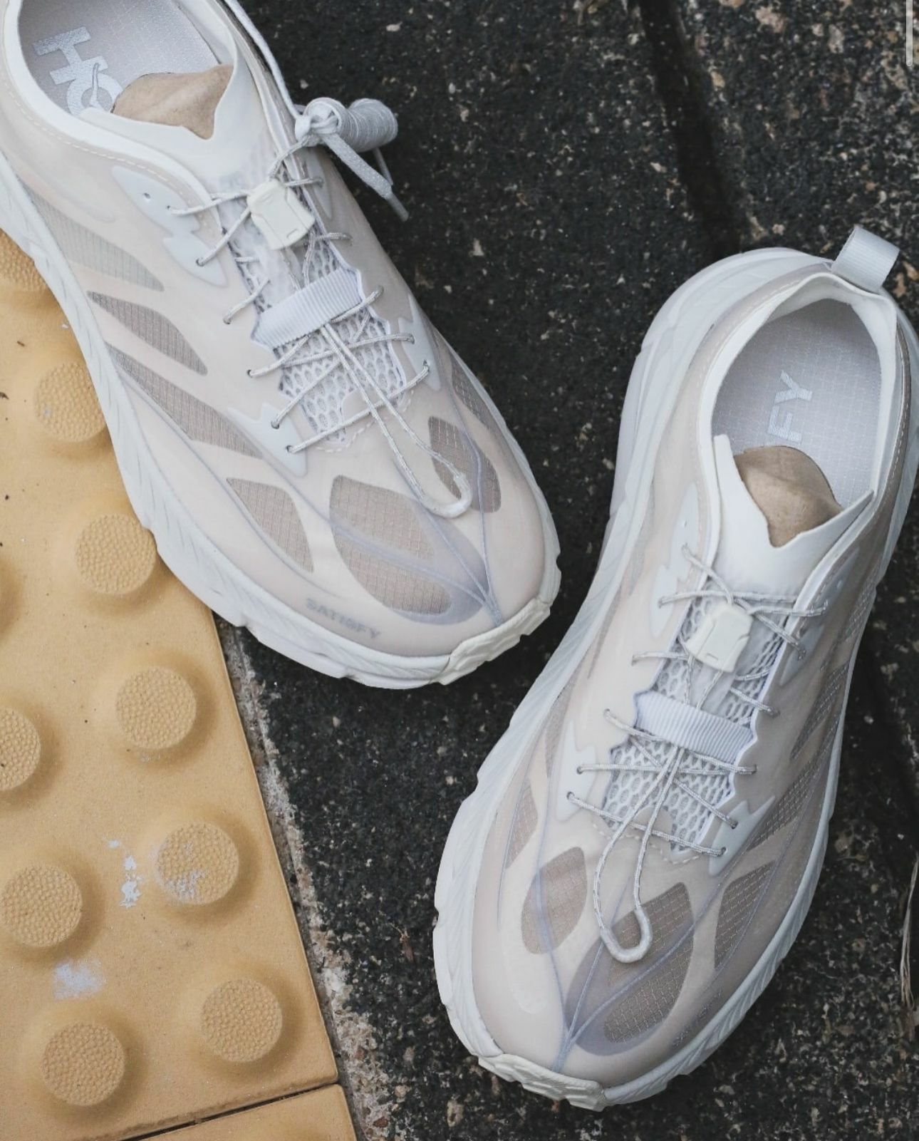 {現貨} HOKA X Satisfy Mafate Speed 4 Lite Bone 1157050-BONE