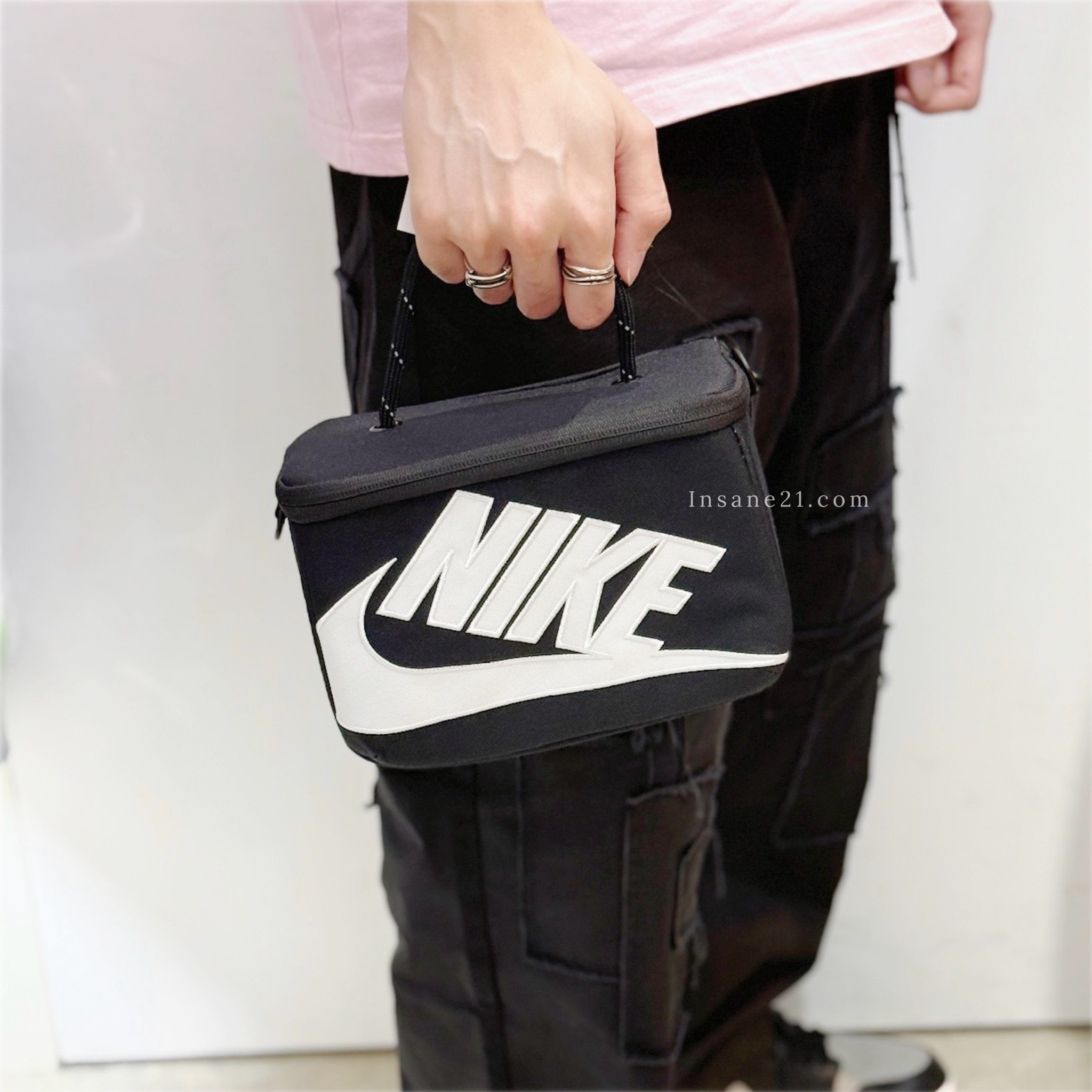 NIKE MINI SHOEBOX BAG 斜背 側背包 手提 鞋盒包 小方包 黑/紅 FN3059-010/FN3059-869