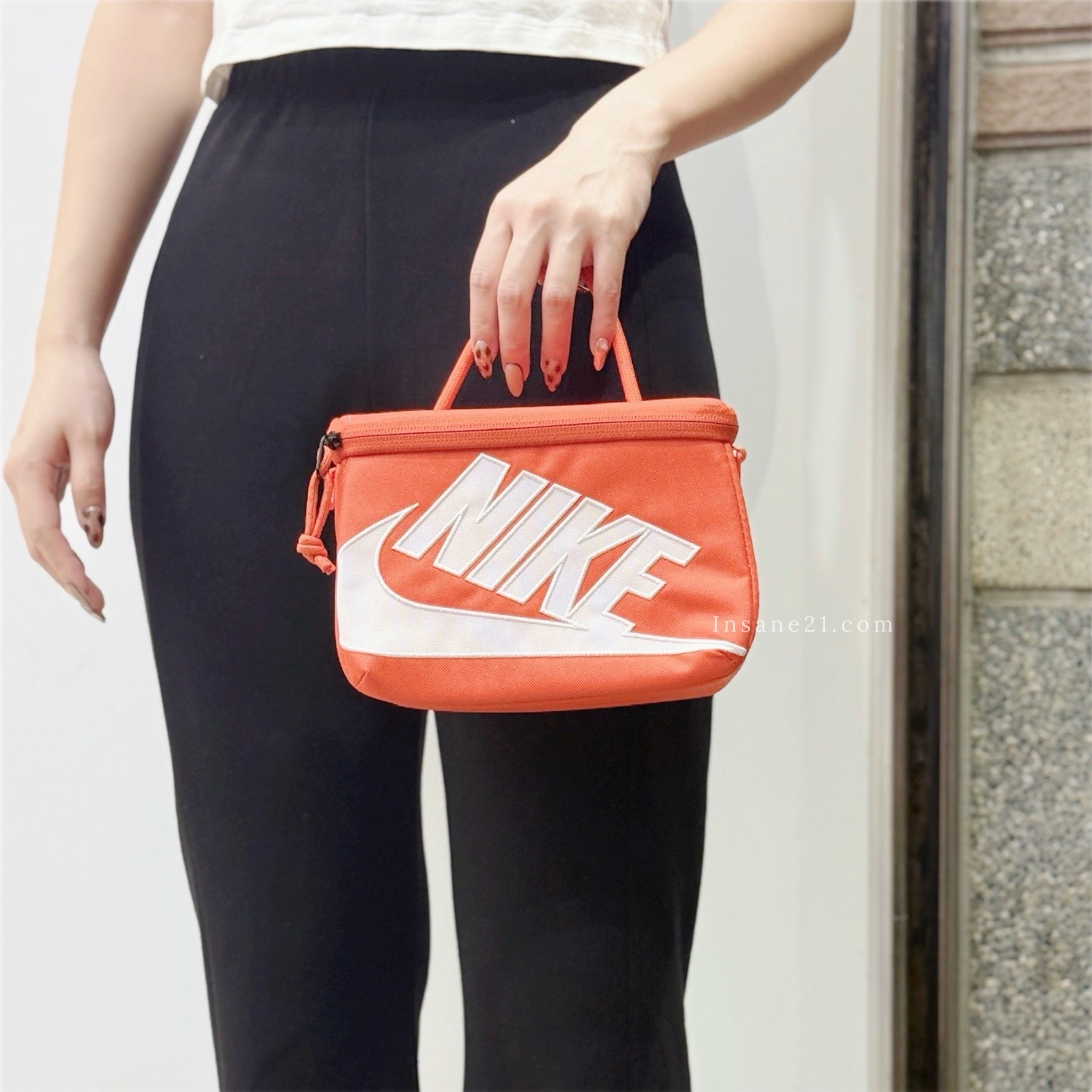 NIKE MINI SHOEBOX BAG 斜背 側背包 手提 鞋盒包 小方包 黑/紅 FN3059-010/FN3059-869
