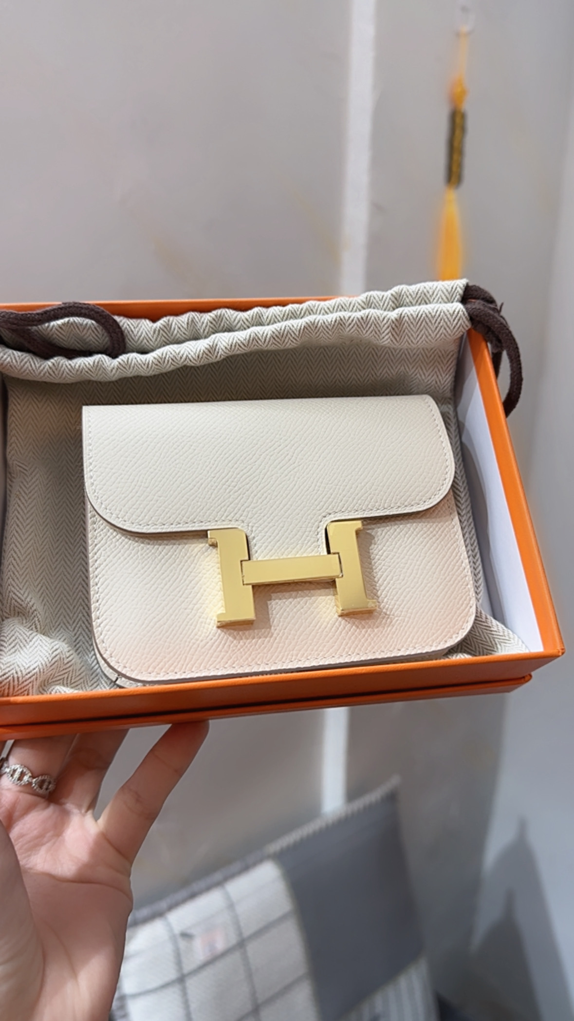 Constance Slim Nata 金 Epsom 專櫃價$27700