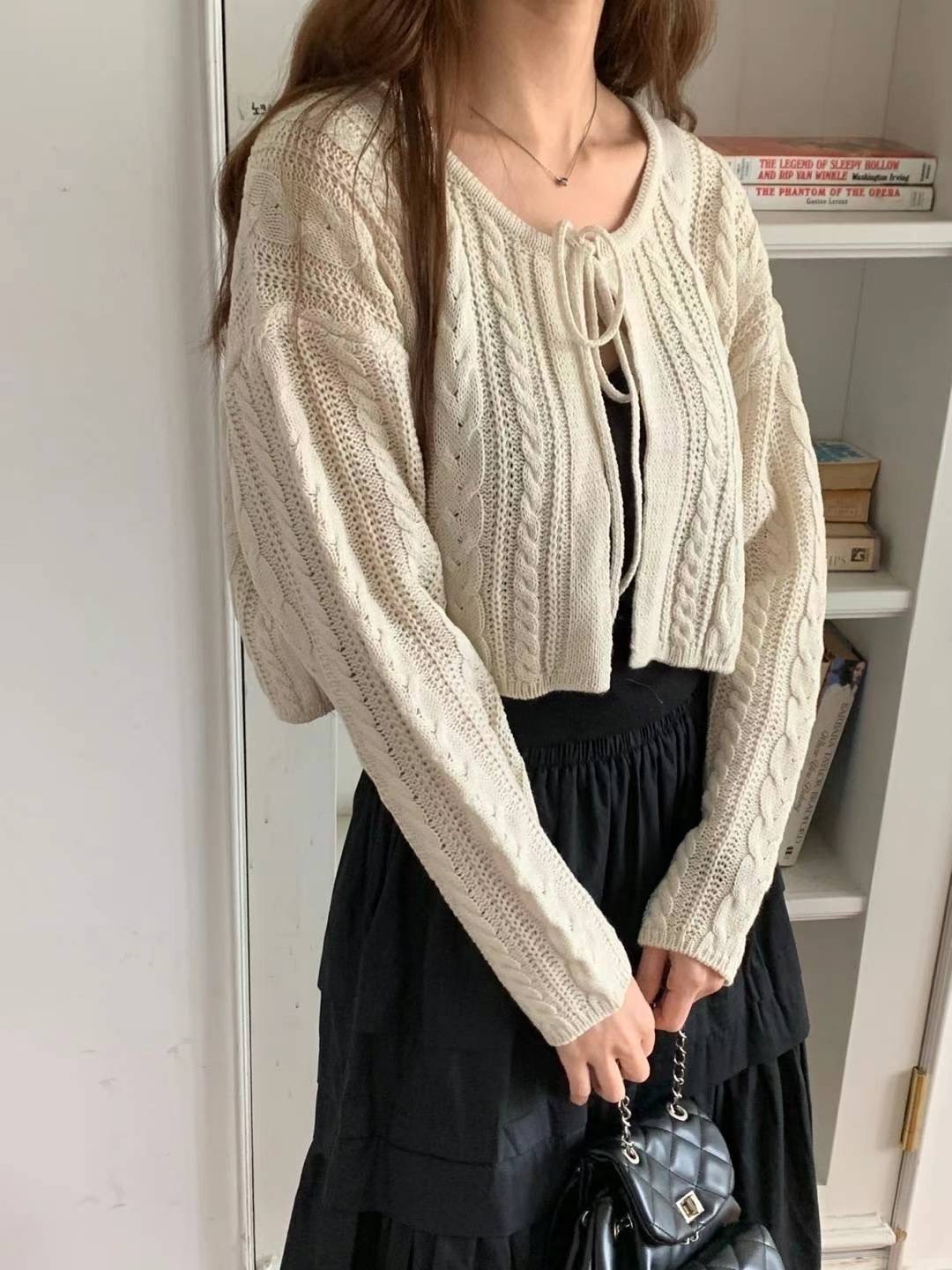 Twist strap crop knit