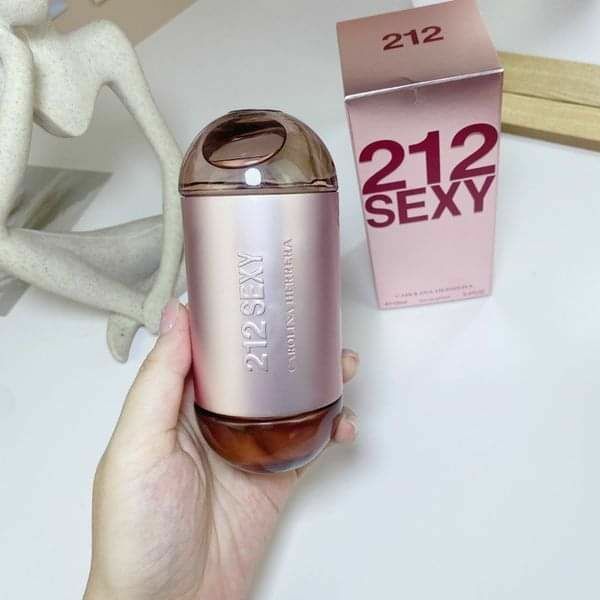 Carolina Herrara 212 Saxy 香水