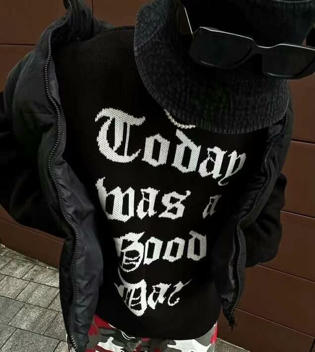 OverSize圓領英文字針織衫 COVILL-054T