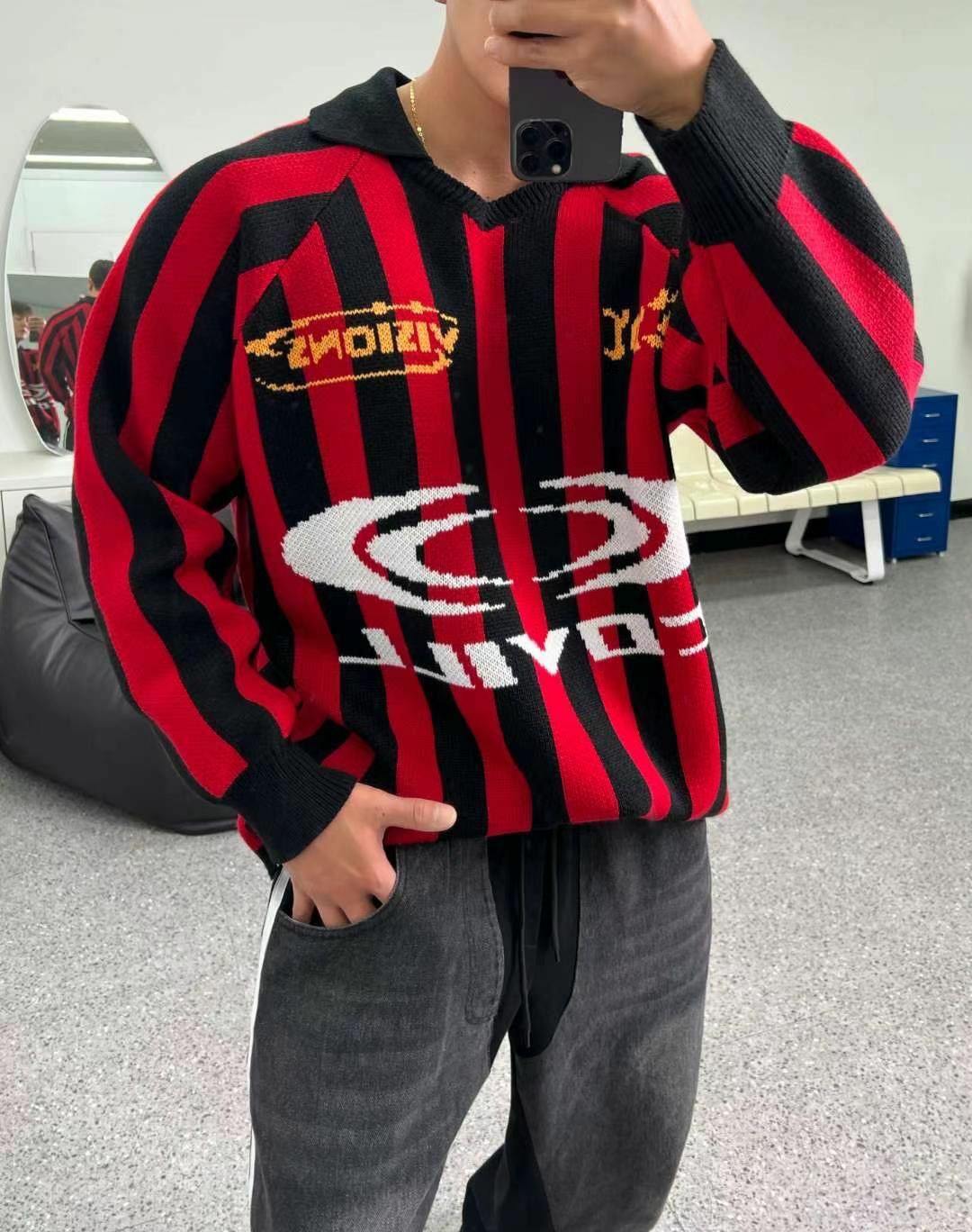 反領直間英文字針織衫 COVILL-134T