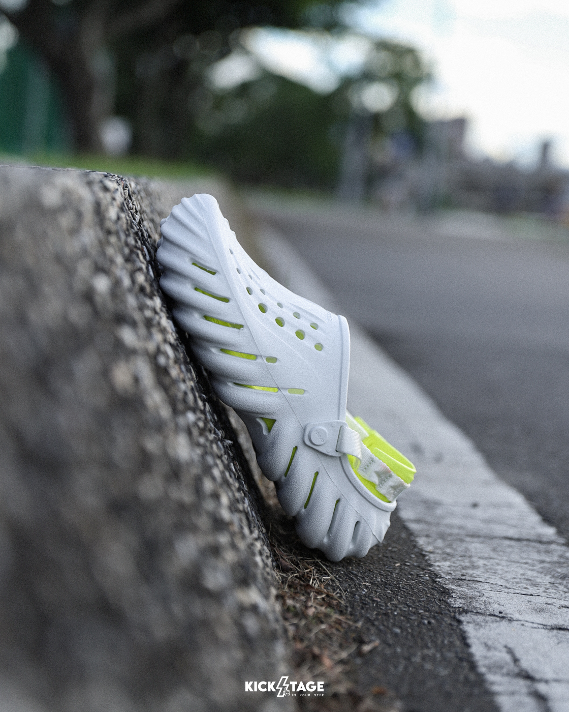 [特價收出無退換] 男女鞋 CROCS ECHO CLOG 波波克駱格 大氣灰 月光灰 舒適 洞洞鞋 甜甜圈 涼鞋【207937】