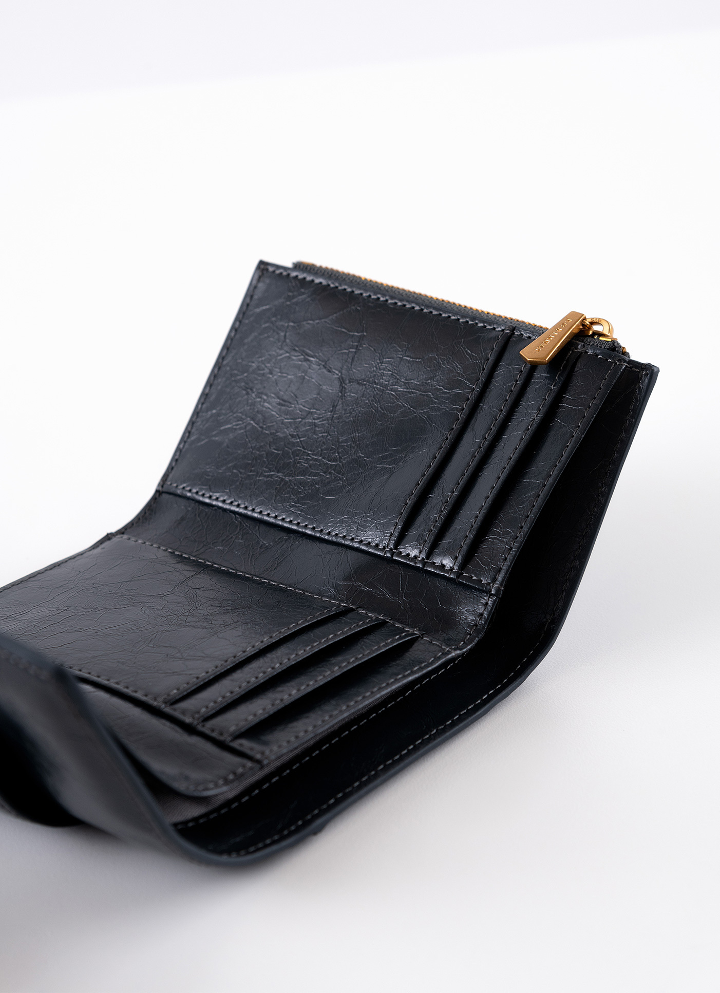 ROBINMAY◆レザー 折りたたみ財布 Vitti 真皮短夾 L145◆送料込 □ROBINMAY□ 日森魔鏡真皮短夾 WL045 レザー ミニ財布/送料込