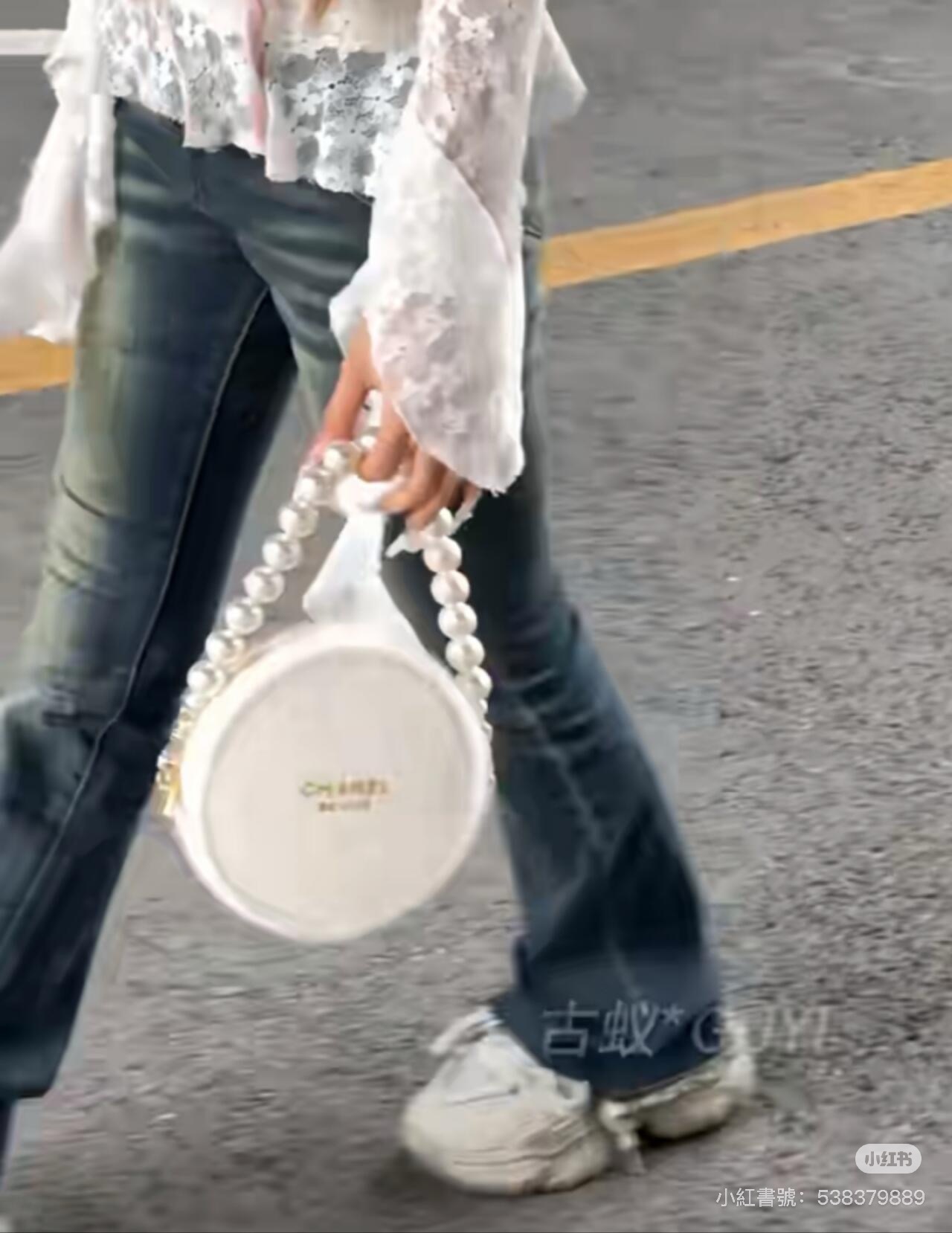 Chanel Beauty最新款絨毛化妝包