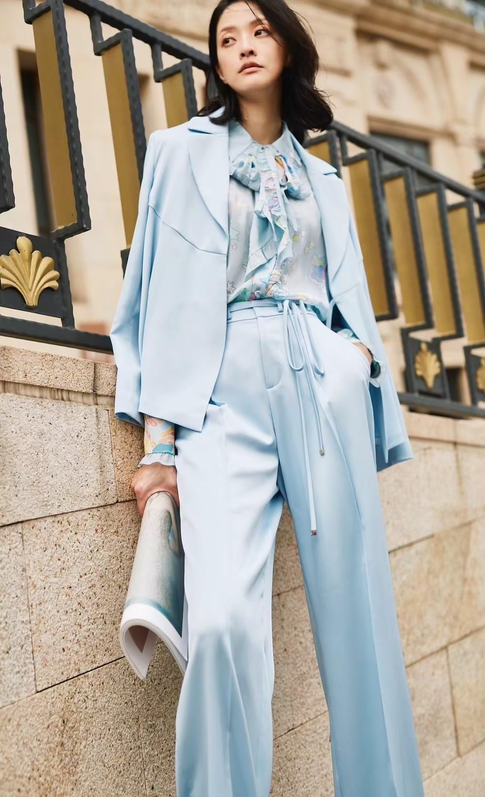 BD15033A1彩繪玻璃玫瑰蝴蝶結襯衫(附領帶/2色)