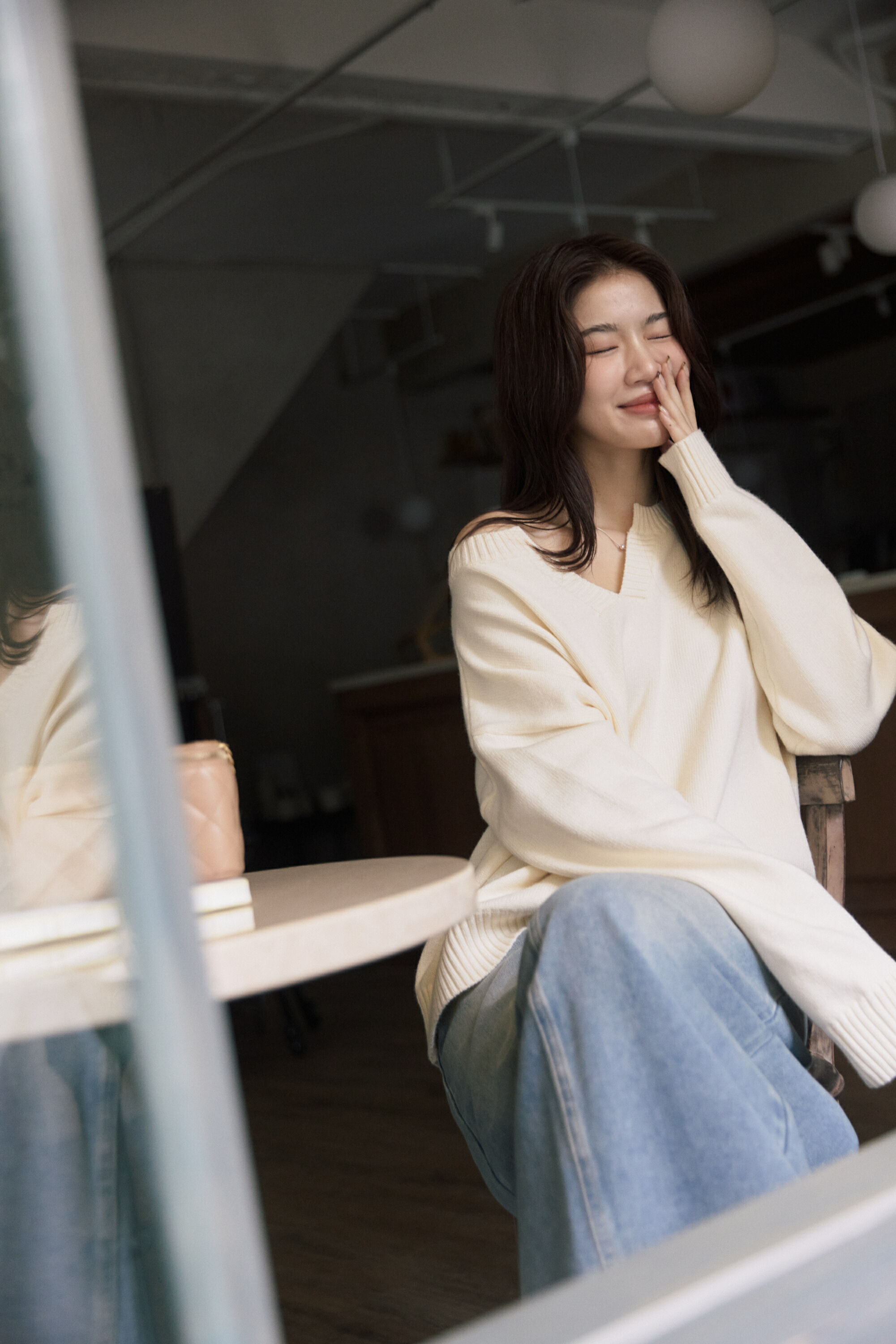 guten made/寬羅紋V領微露肩針織上衣-米白