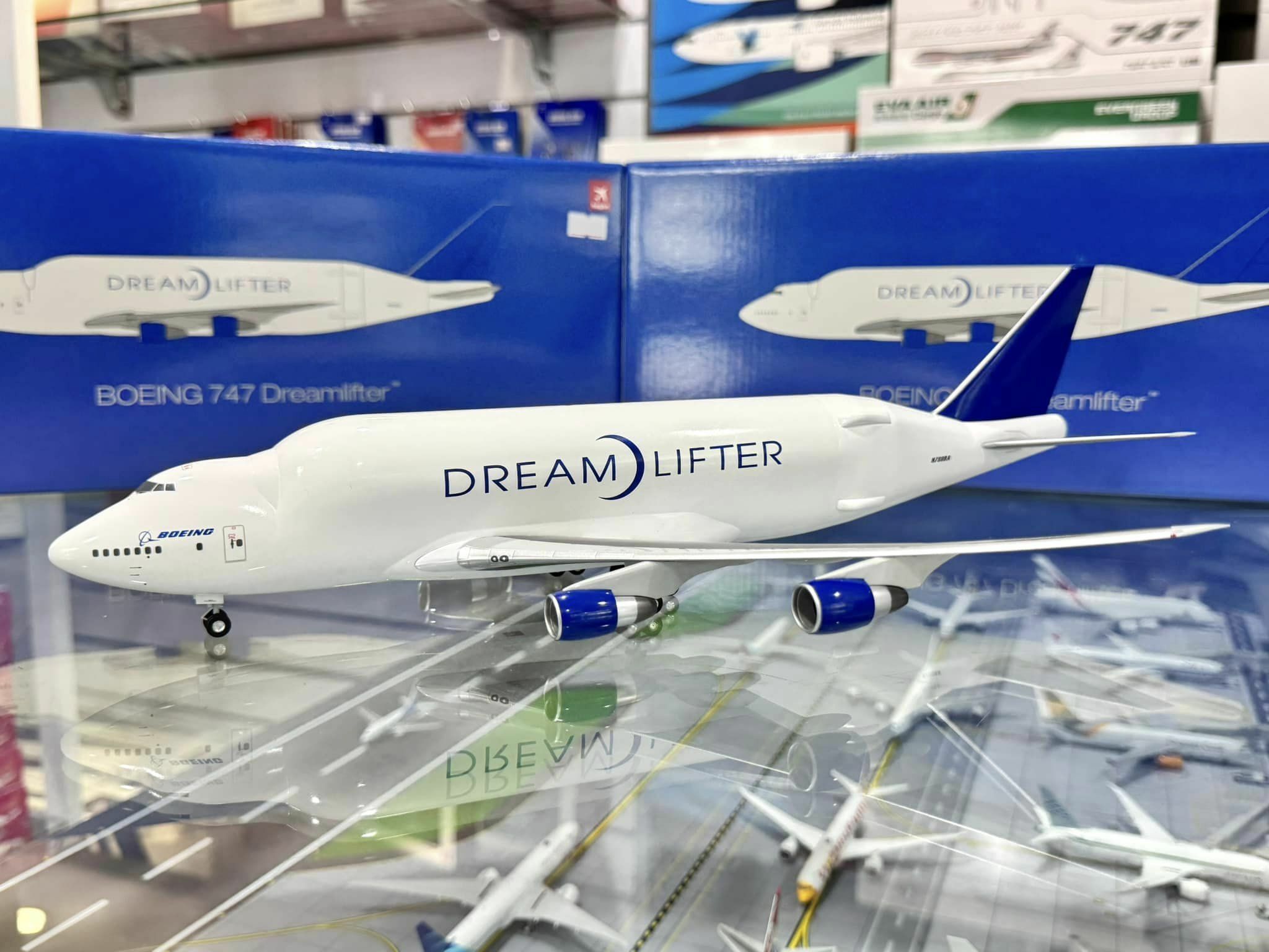 Hogan wings 1/200 波音747LCF Dreamliner N7808A 夢想運輸原型機