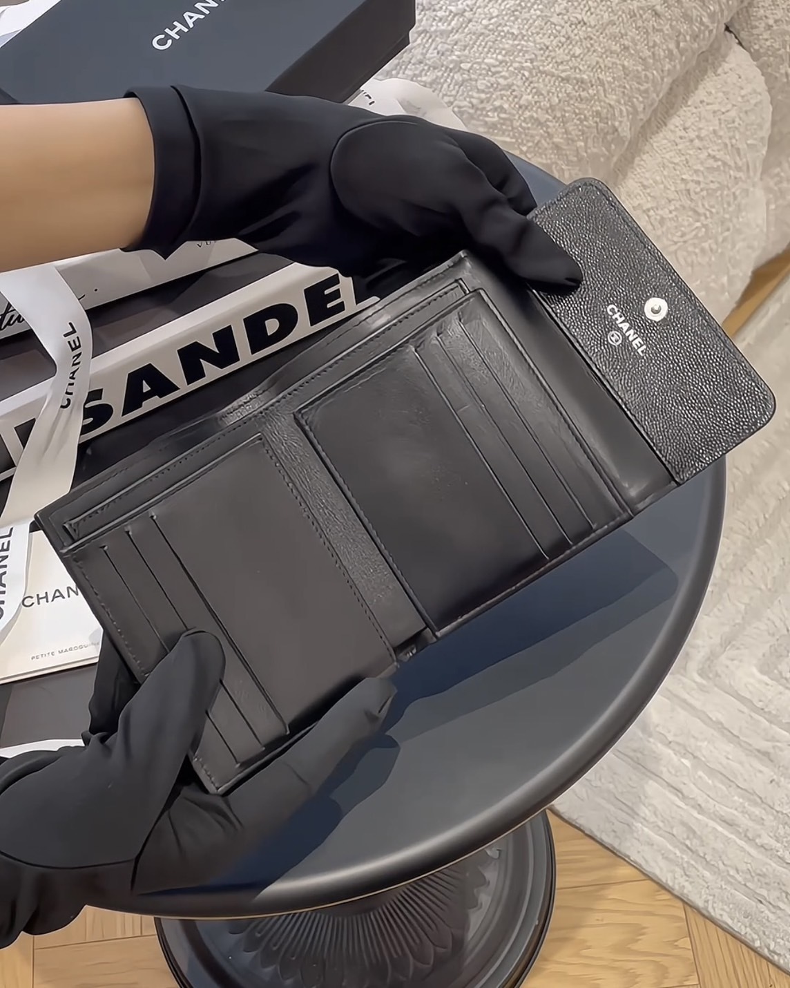 CHANEL｜經典BOY 荔枝三折短夾 背拉鍊 黑銀