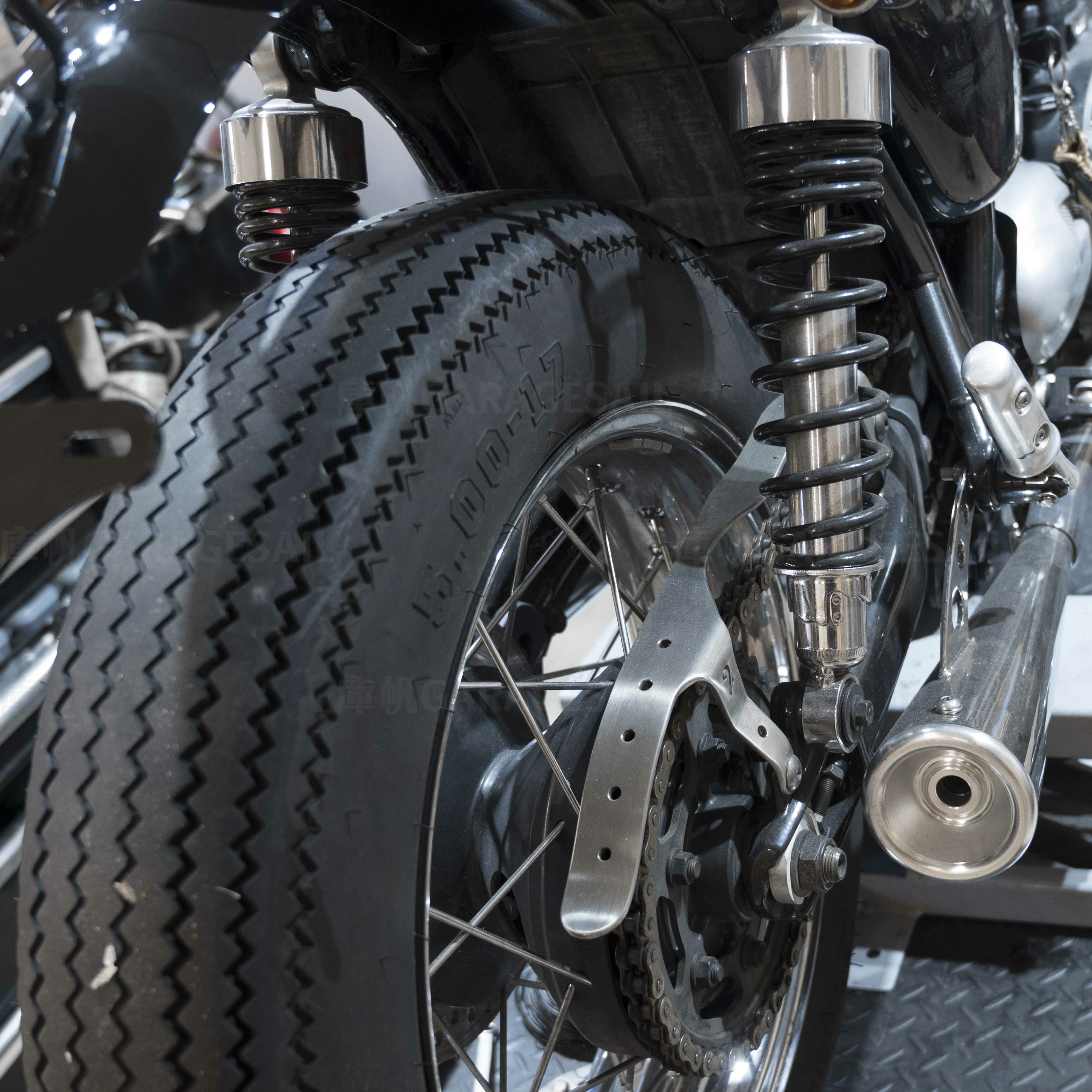 2Loud 水冷凱旋專用 鍊條蓋 銀