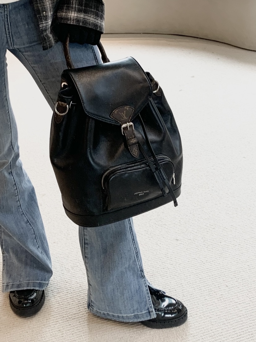 LOUIS VUITTON LV Montsouris Vibe PM 羊皮小型背包