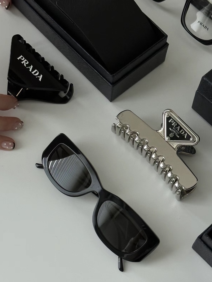 PRADA 金屬髮夾鋼灰色