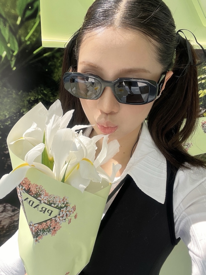 PRADA 側面字母刻印 板材鏡架 方形 太陽眼鏡