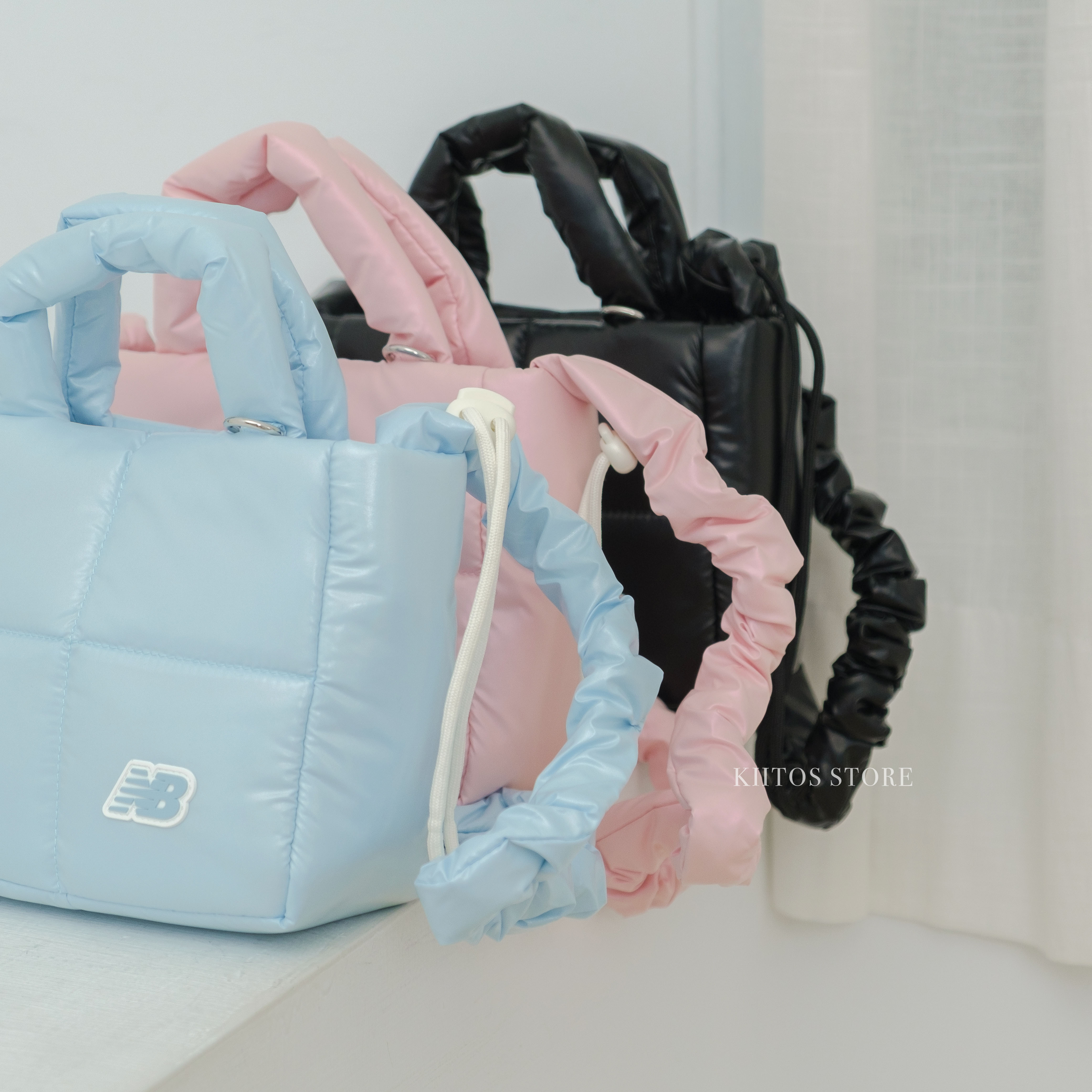 【現貨】 韓國代購 New Balance Kids 可調式 皺褶背帶 超輕量 泡芙 雲朵 斜揹 手提包