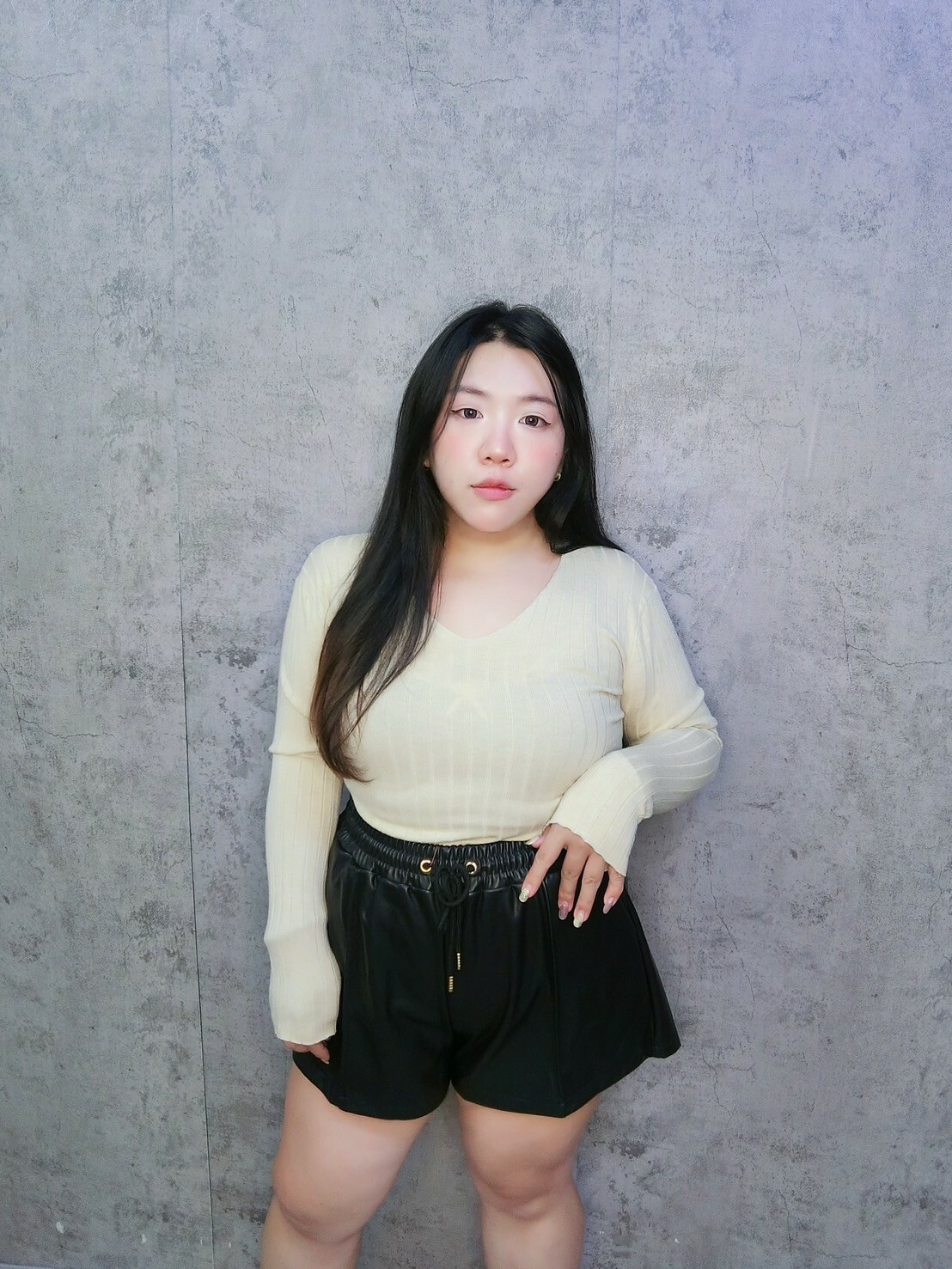 軟針織V領坑條上衣