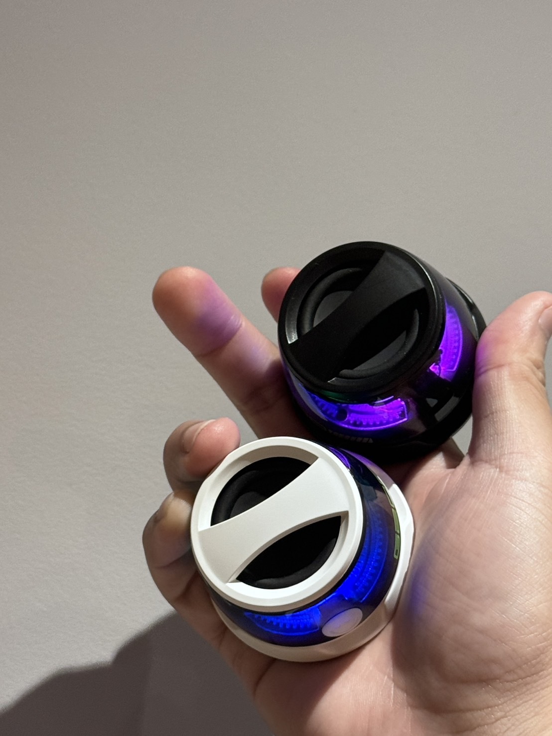 #現貨 RGB電競 賽博龐克風 迷你磁吸音響 無線藍芽音響 攜帶式 磁吸音箱