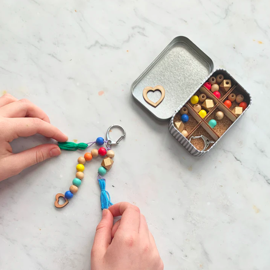 「你和我」鐵盒 | DIY串珠鑰匙圈