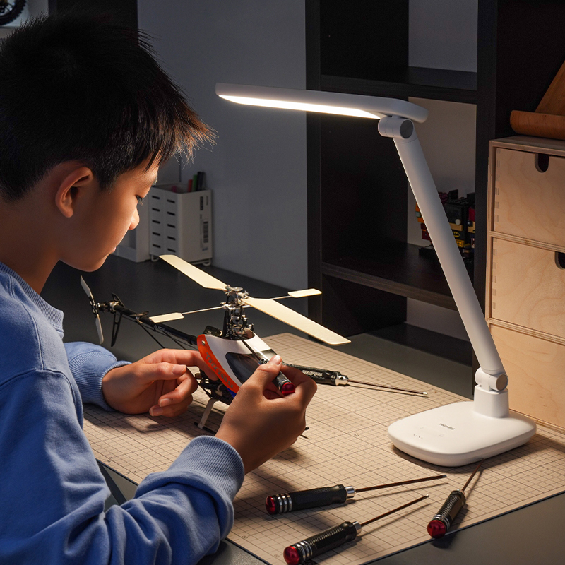 66289 Luna Foldable Portable Desk Light