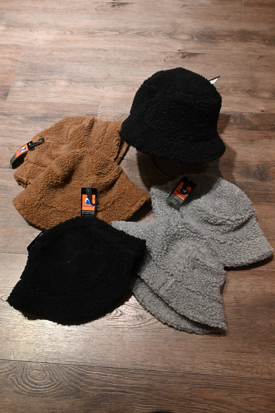 NEW HATTAN Boa Bucket Hat