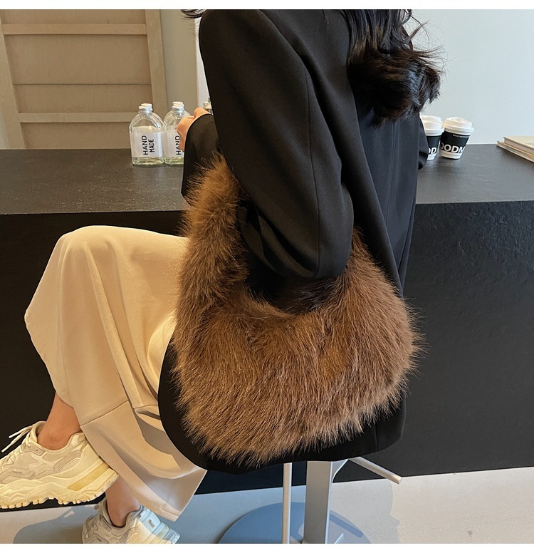 Furry Handbag with Pearl Chain