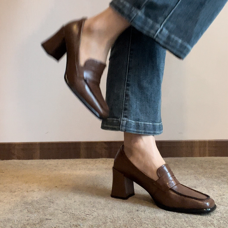 方頭粗高跟 英倫樂福鞋(35-39)(茶/黑)