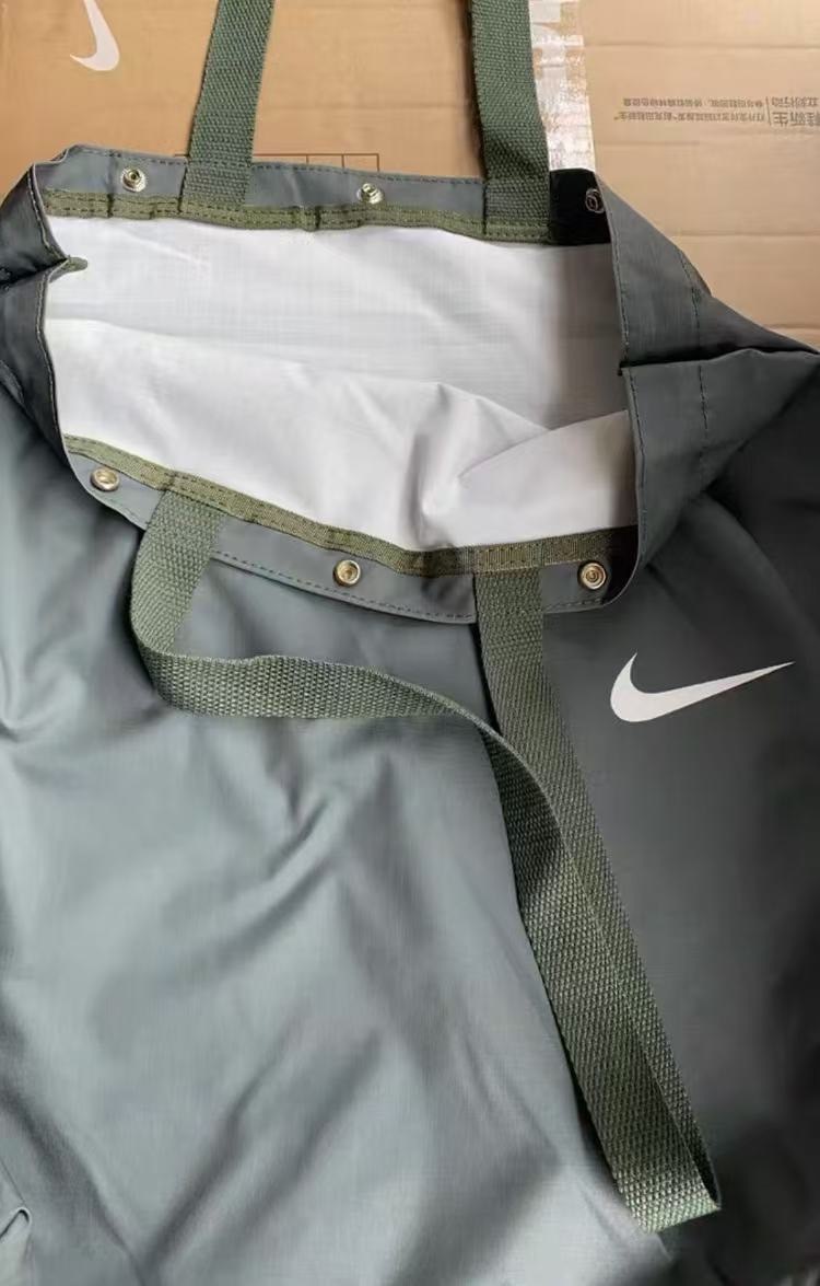【現貨】<第一批完售!!🤧>Nike Swoosh 柔軟 保暖 毛毯 收納袋 橄欖綠 超值組