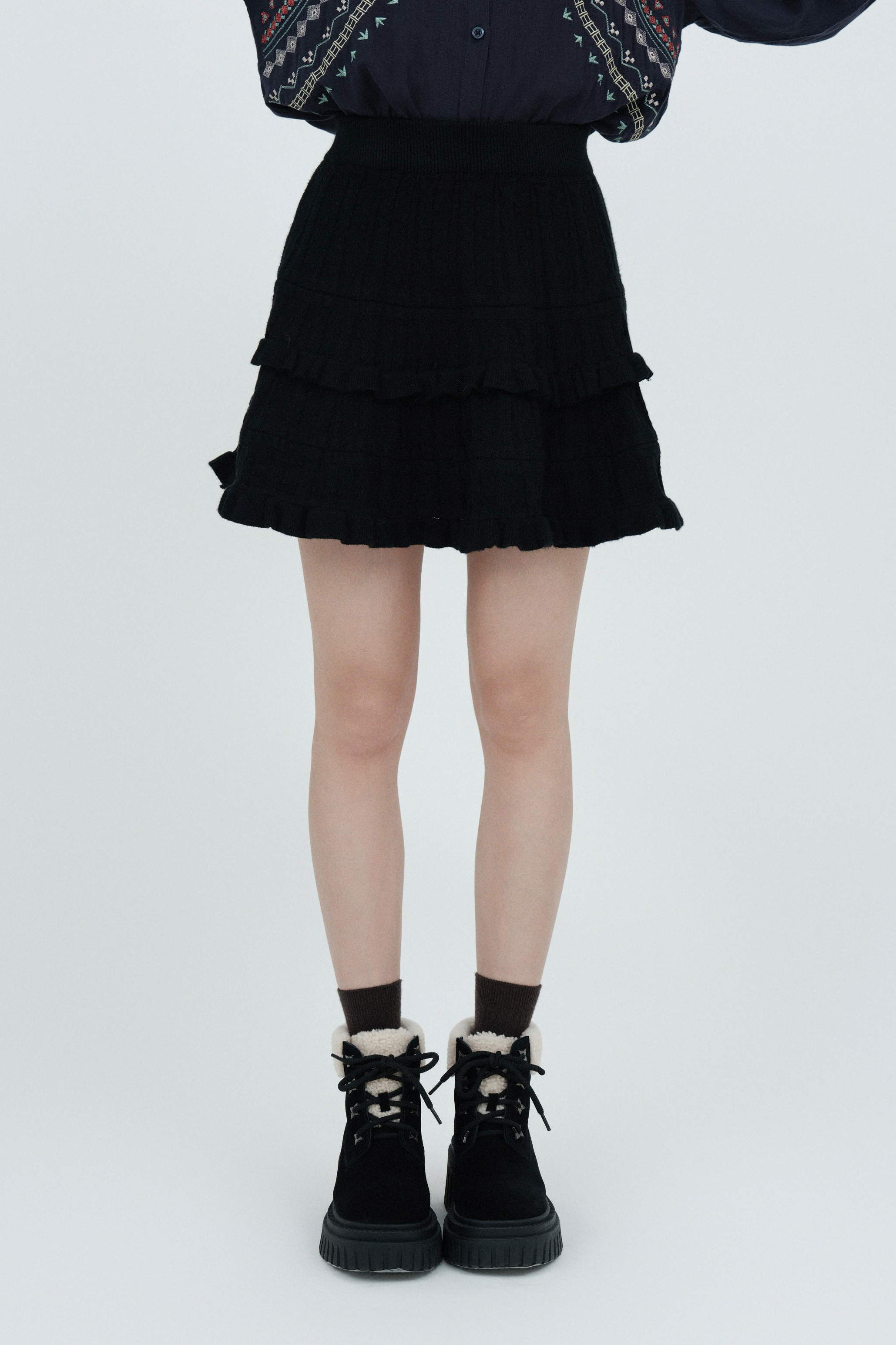 點點紋荷葉針織短裙（現貨款式）