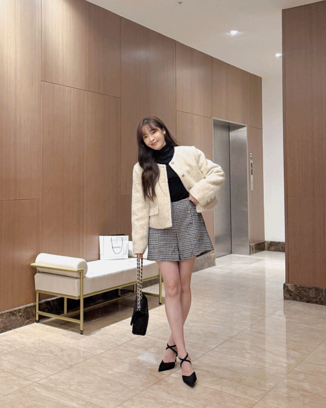LINA LINA貴氣章節混色亮絲排釦鬆緊短褲-黑白
