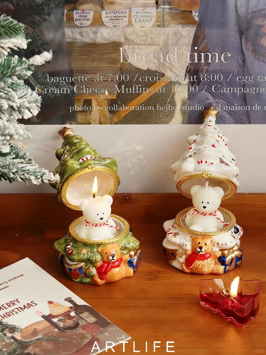 聖誕樹裡的小熊蠟燭