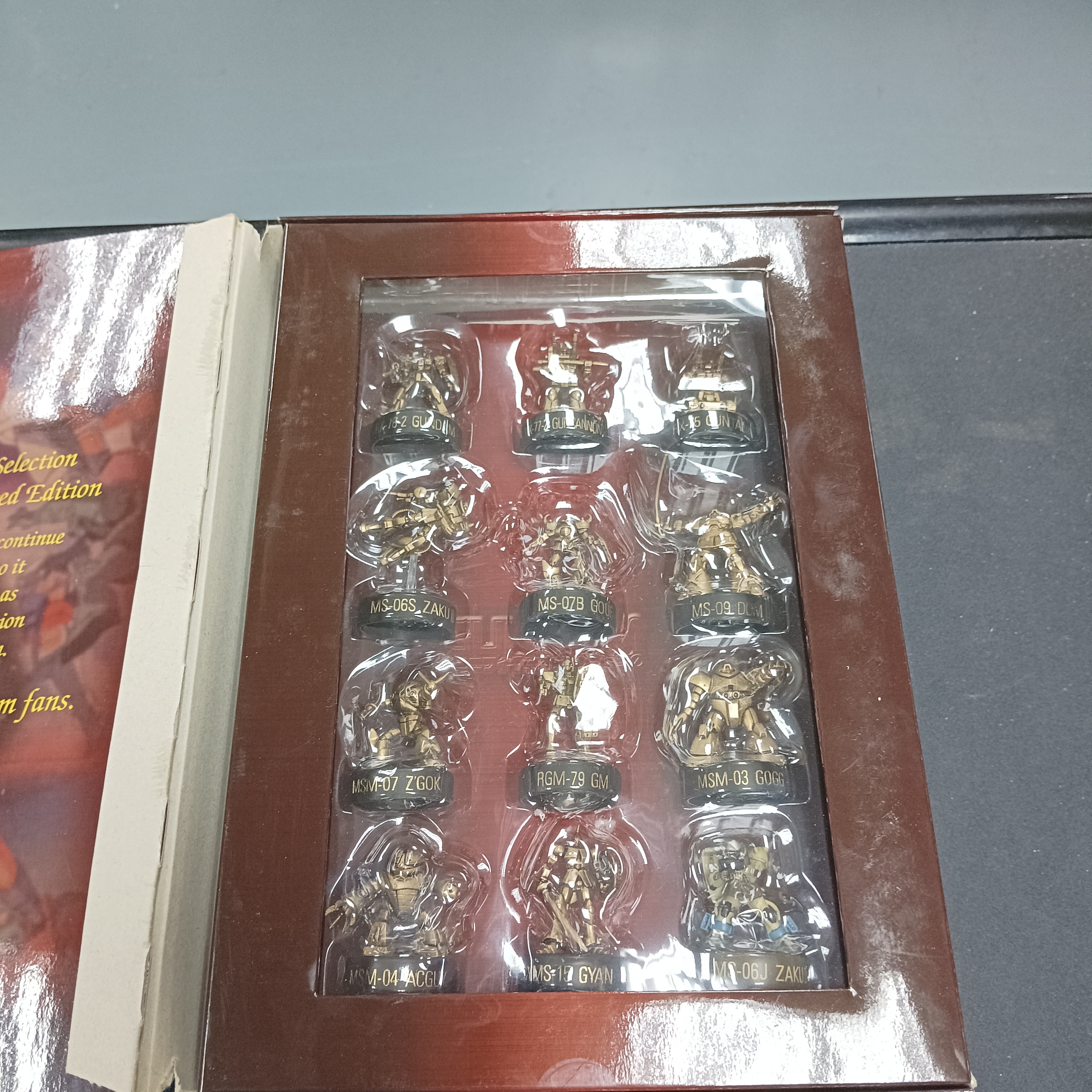 寄賣-016 BANDAI GUNDAM MINI FIGURE SELECTION  The 1st Anniversary Limited Edition (12pcs) 