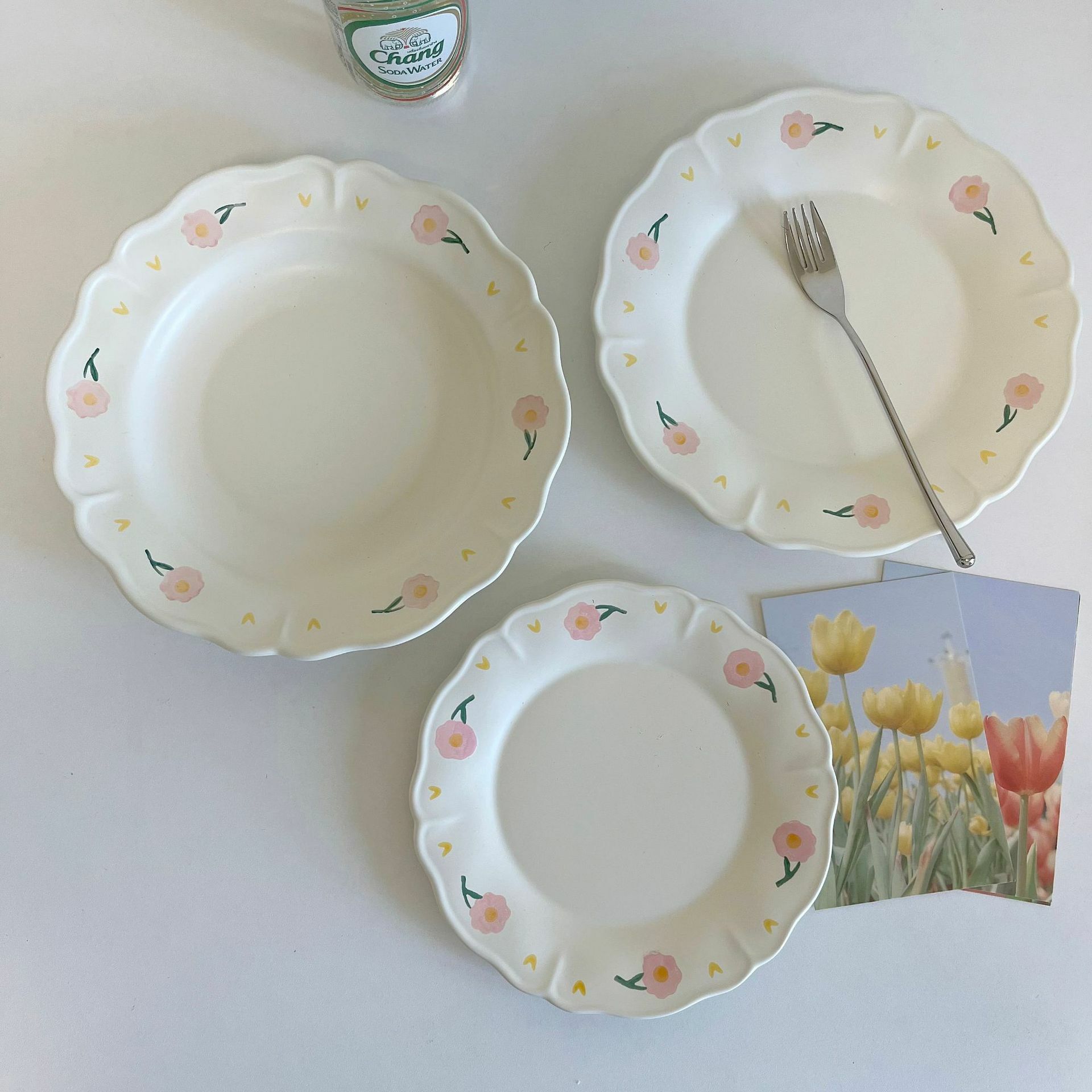 《5267》Ins粉色小花奶白陶瓷餐盤