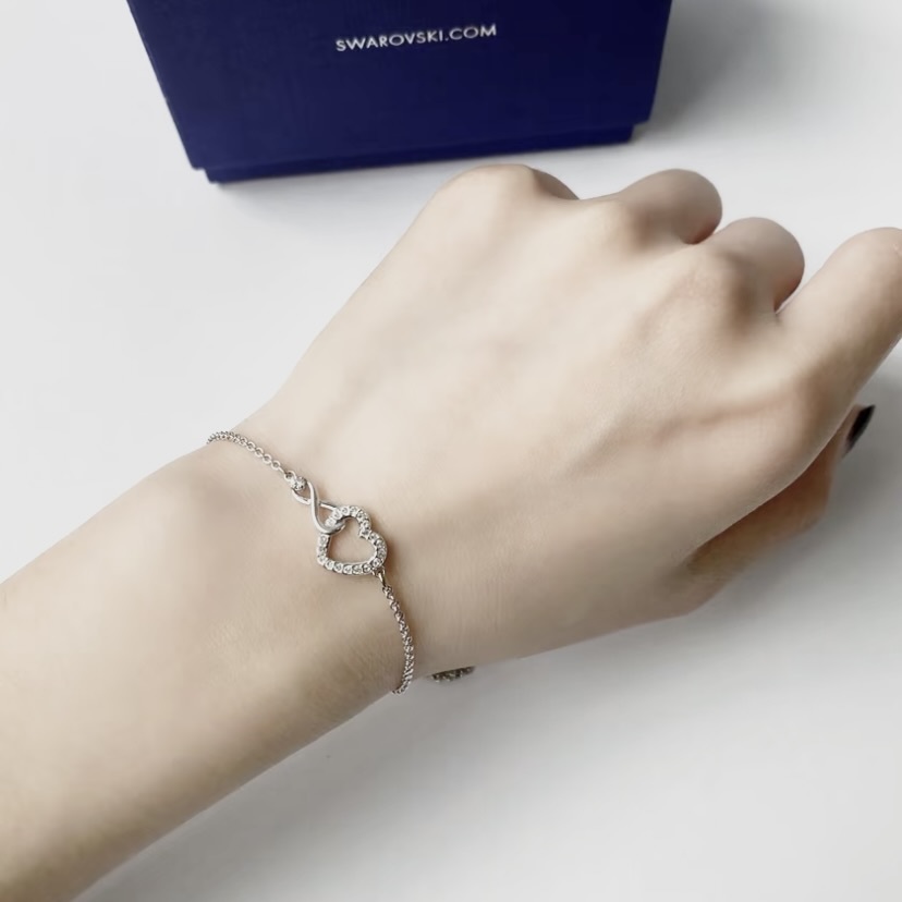 SWAROVSKI Hyperbola 手鏈 無限符號和心形 鍍白金色