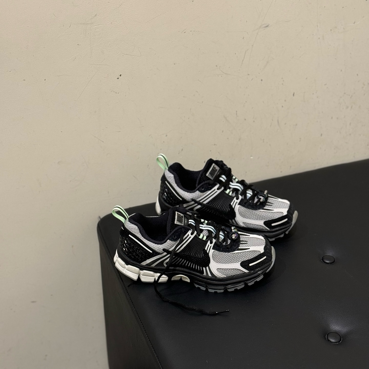 Nike Zoom Vomero 5 夜光 反光 黑灰 復古鞋 HQ3477-001