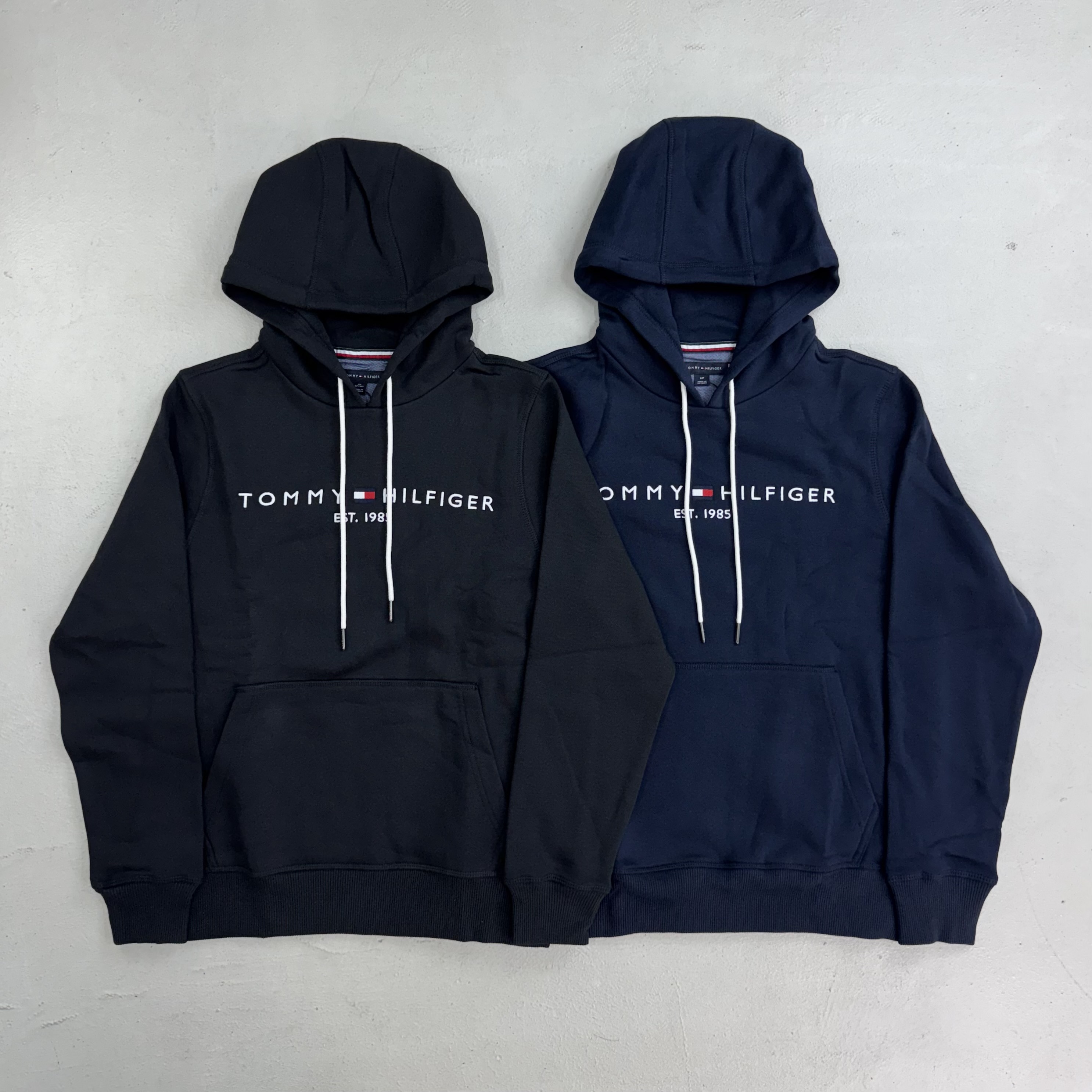 Tommy Hilfiger 刺繡字樣帽T 黑/深藍/白