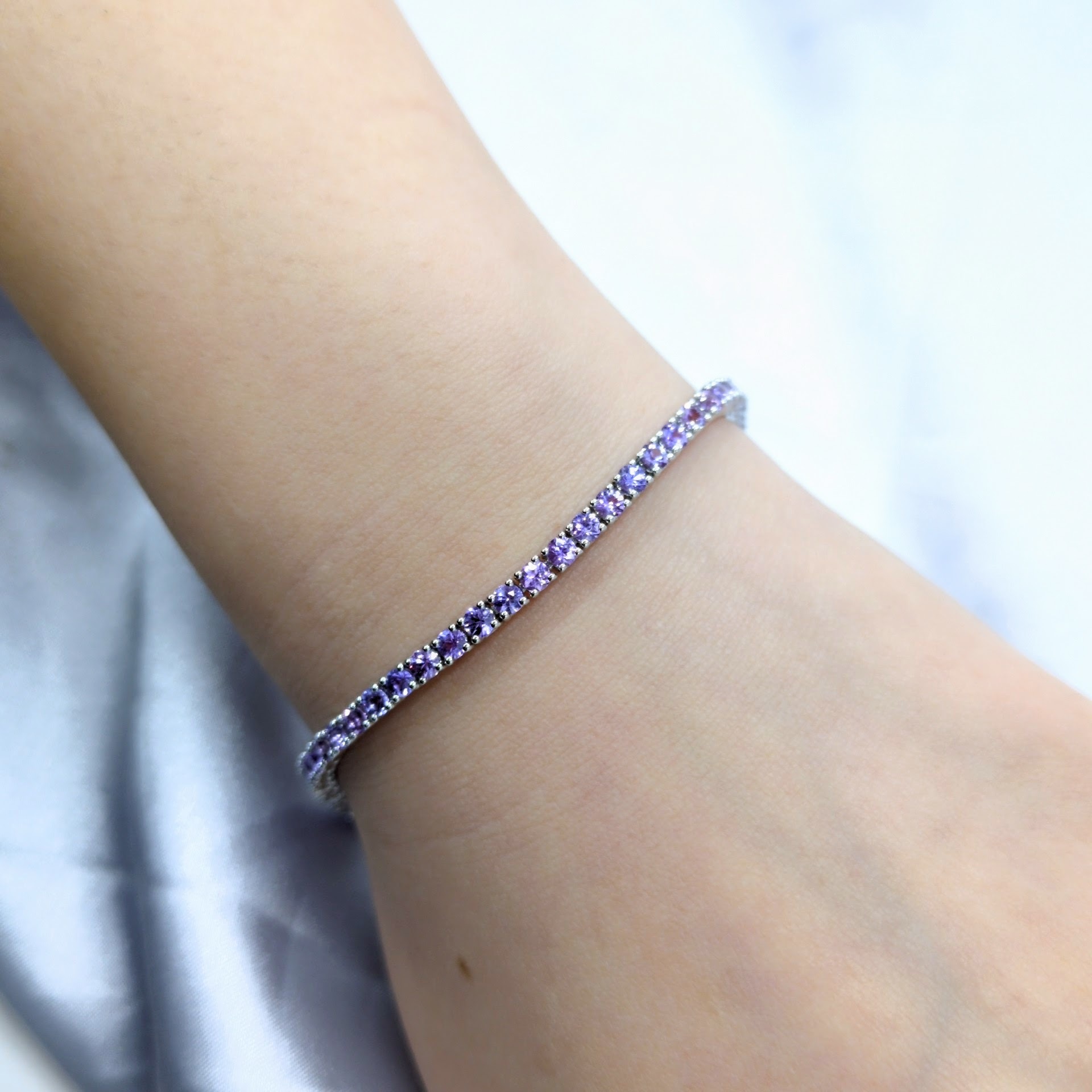 18K White Gold 4.88ct Purple Sapphire Bracelet