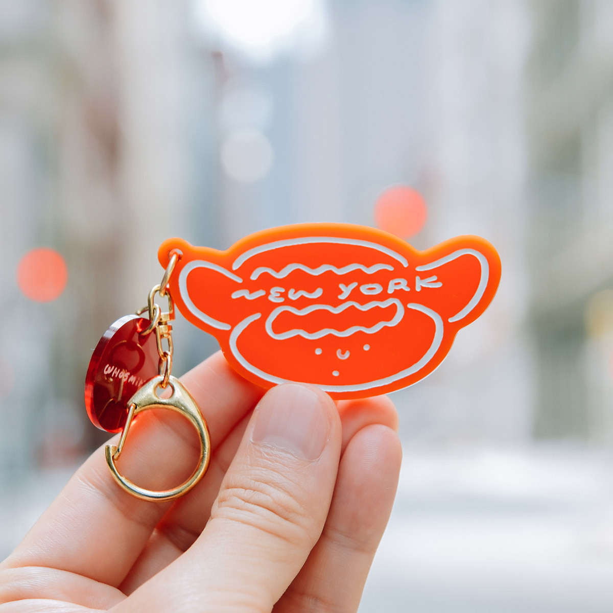「熱狗貼紙」紐約限定 防潑水大貼紙｜WHOSMiNG