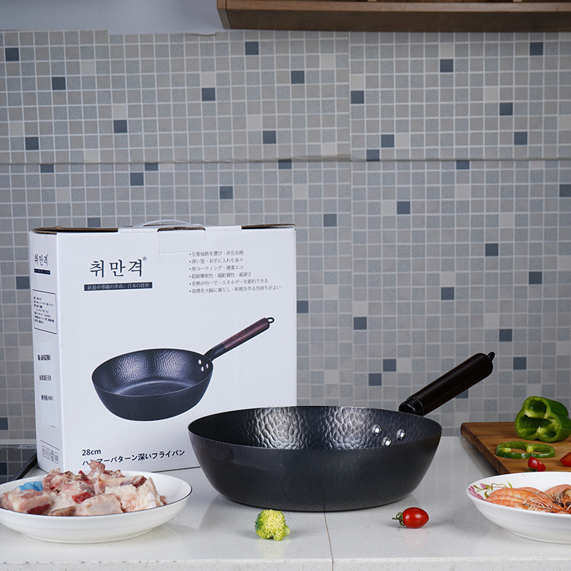 日本新技術無塗層極鐵鍋28CM