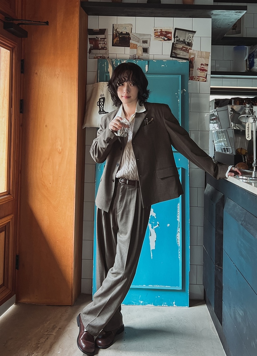 三粒扣短版西裝外套