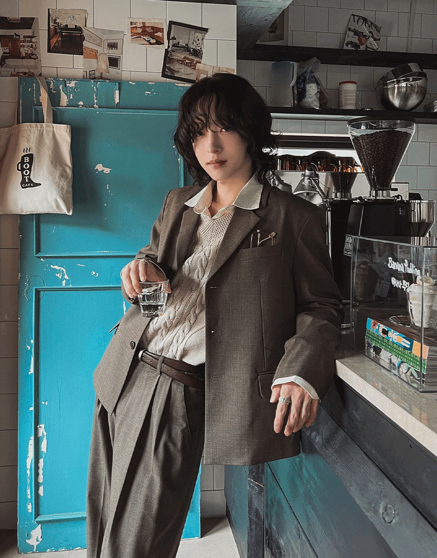 三粒扣短版西裝外套