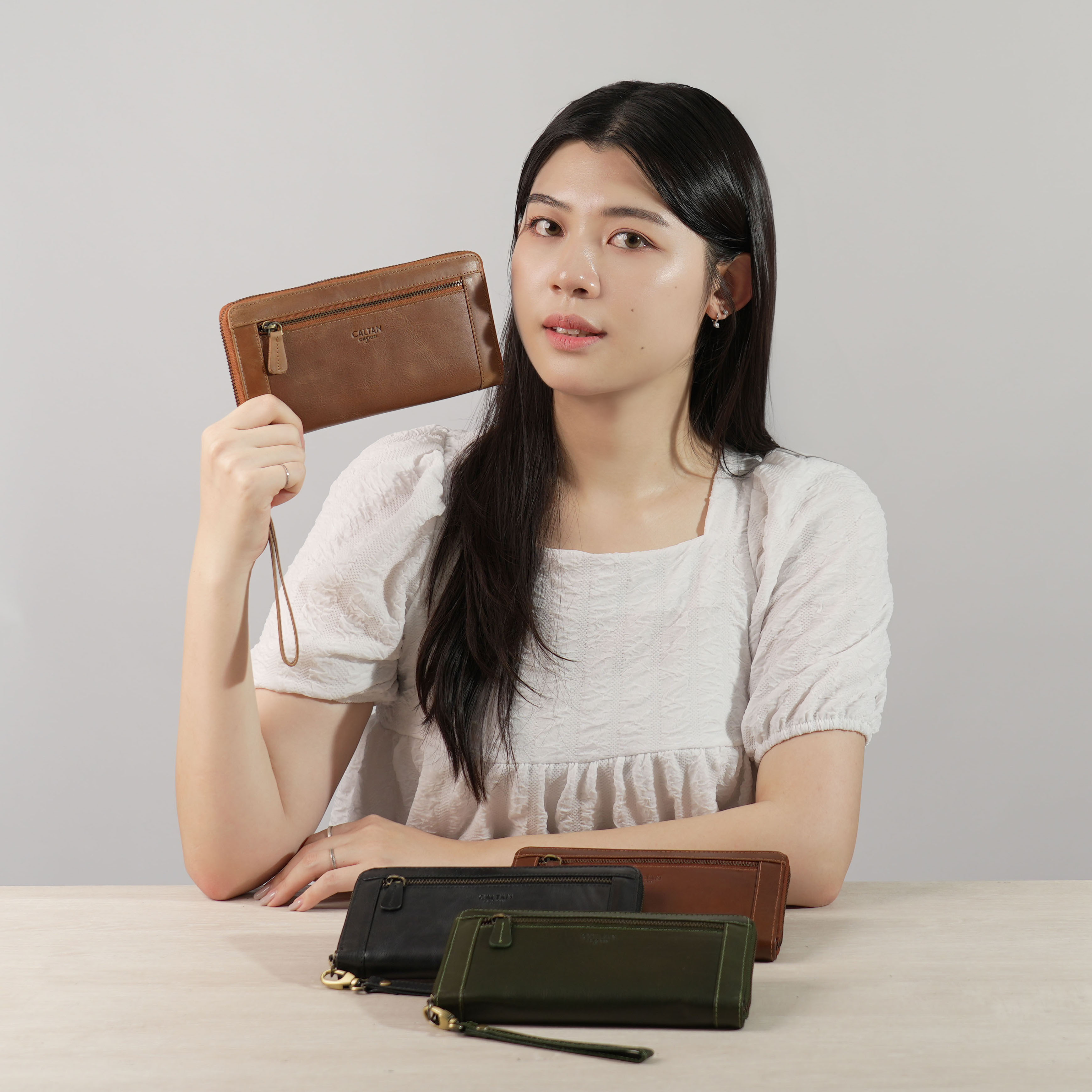 真皮手掛式拼接風拉鍊兩用長夾-五色(072621)