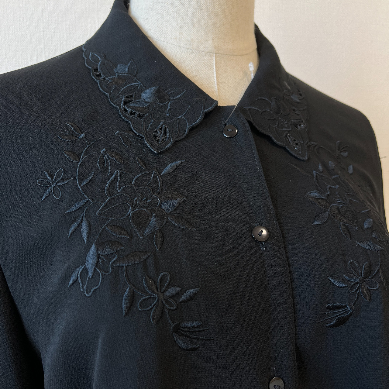 黑色華麗刺繡古著上衣