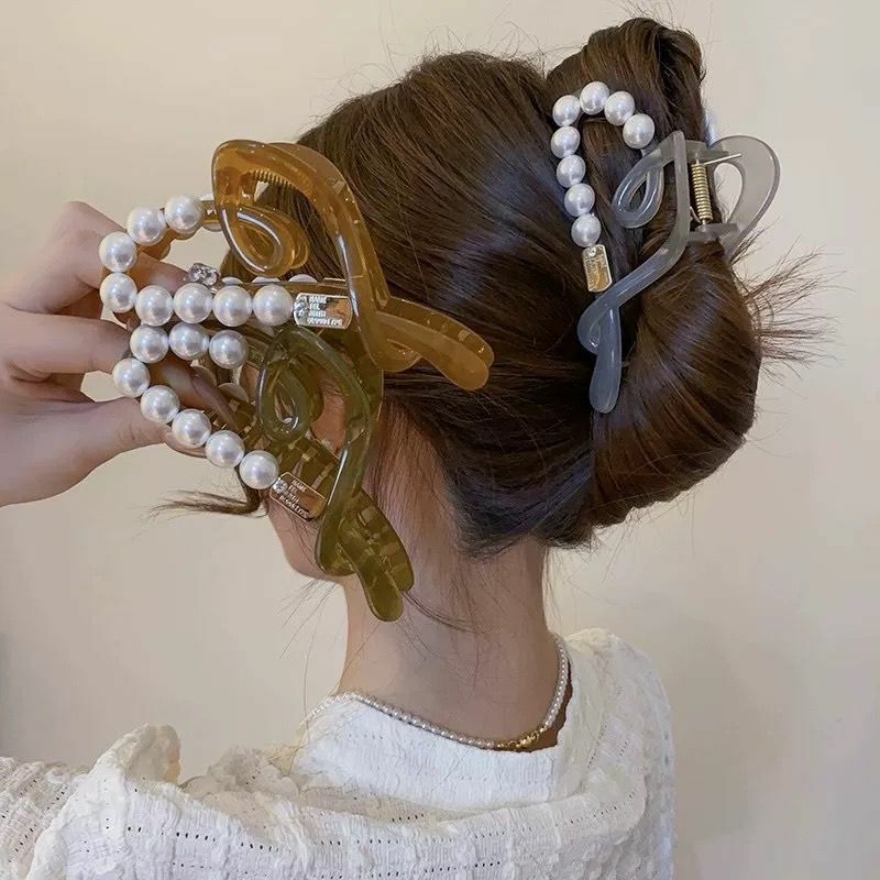 Elegant Pearly Love Shaped Jelly Hair Claw