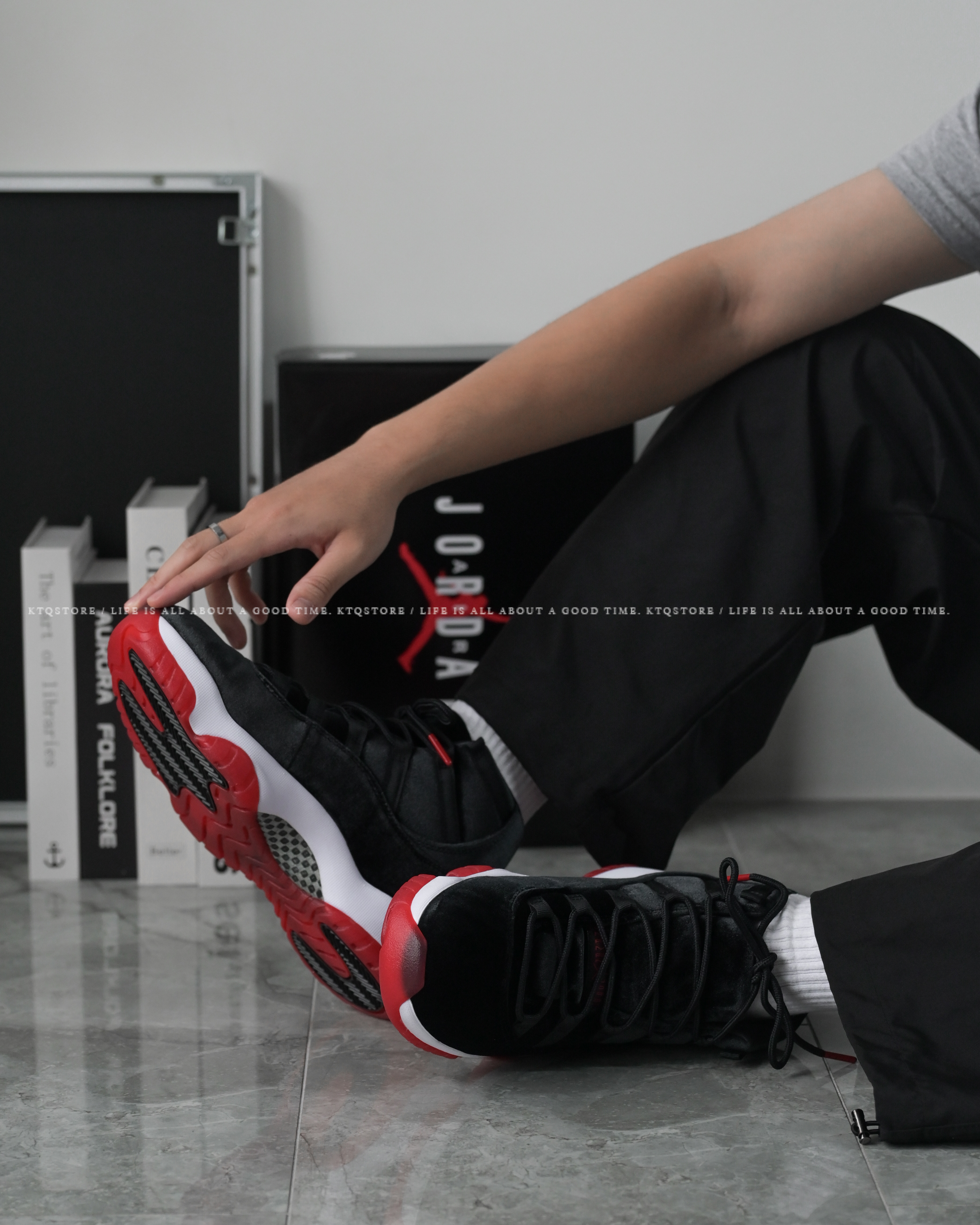KTQ STORE ‧ Air Jordan 11 “Bred Velvet” Releases November 黑紅 絨毛 DB5457-061