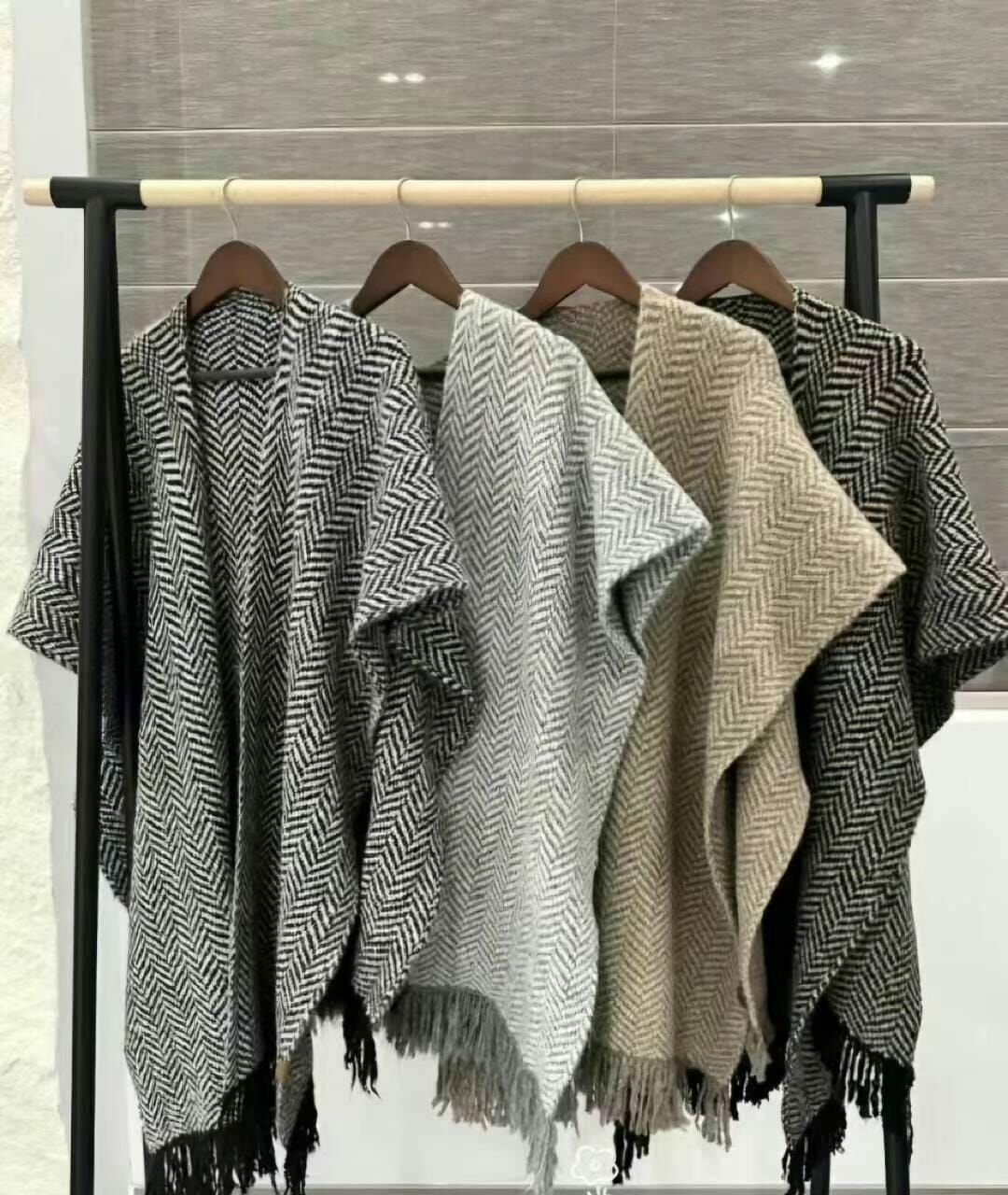 BN3202 V紋撞色羊毛大披肩