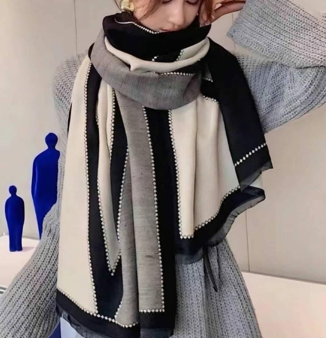 BN3208 菱格拼色型格薄披肩